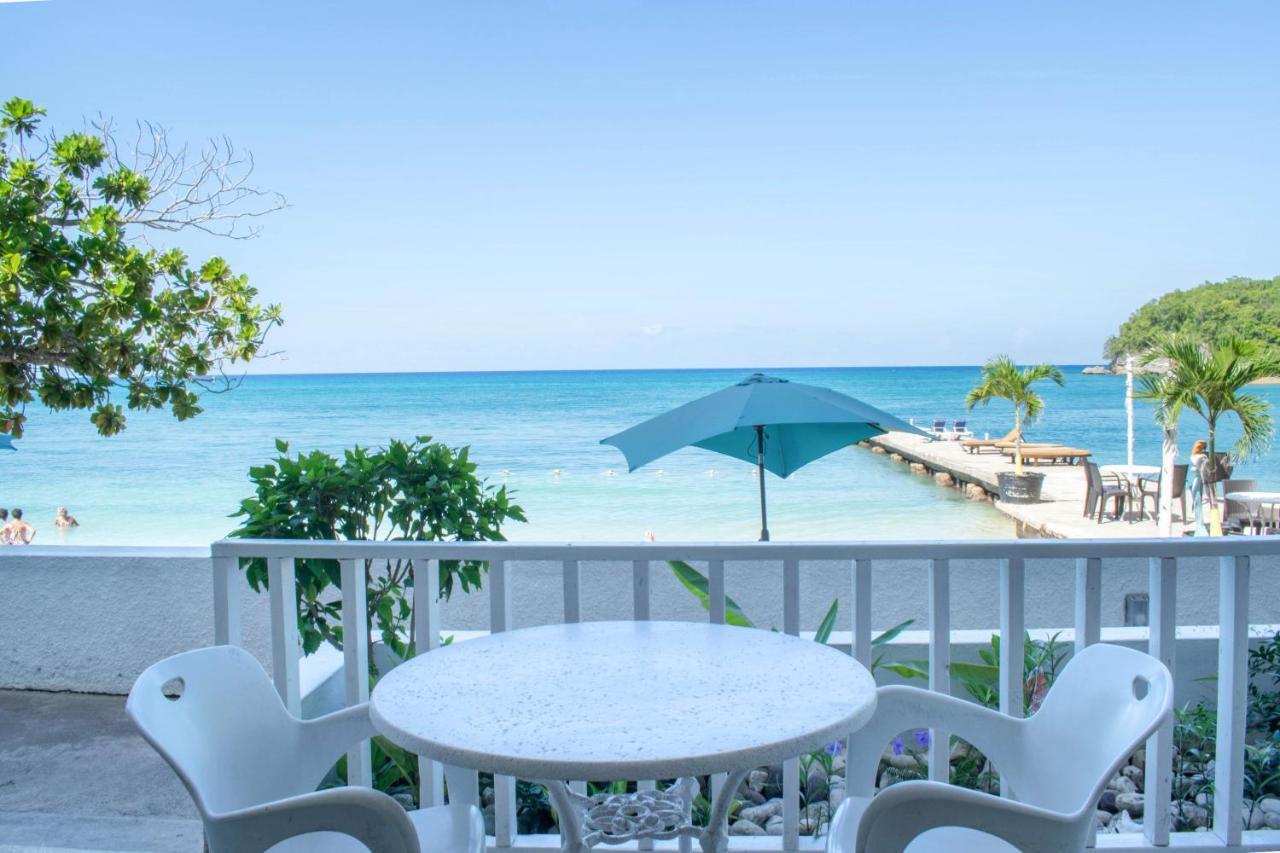 Beach Front Hotel Ocho Rios Exterior photo